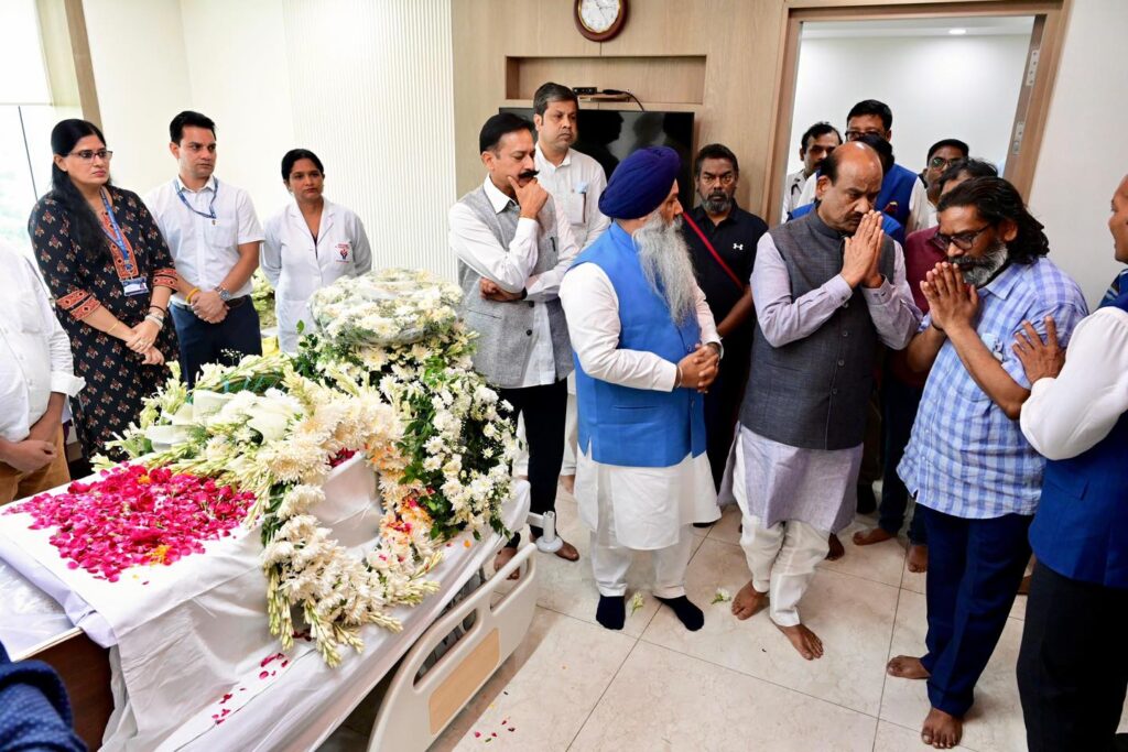 लोकसभा अध्यक्ष  देलनि श्रद्धांजलि 